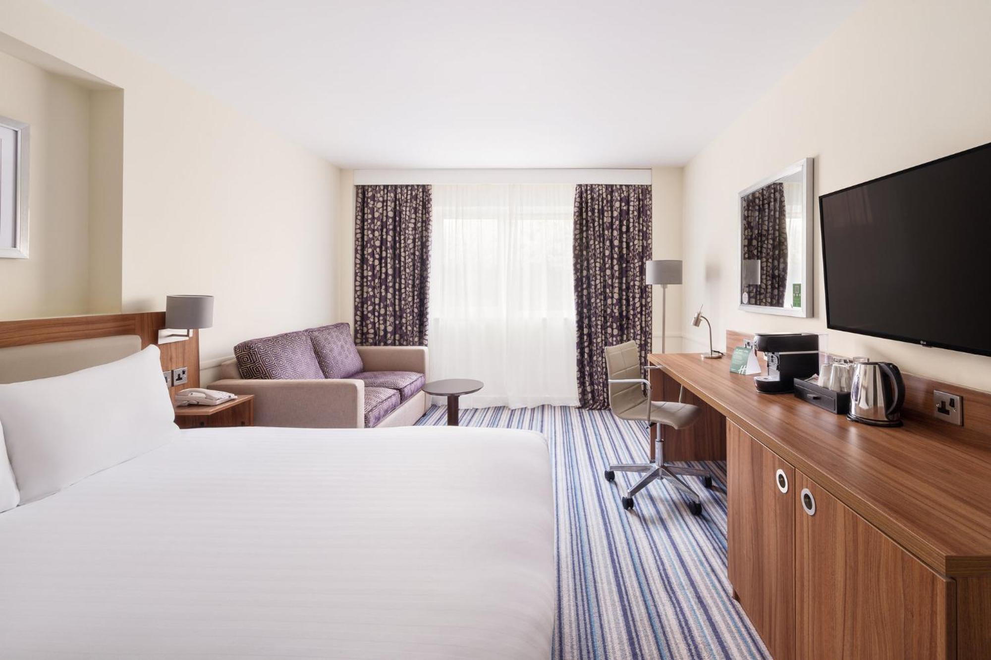 Holiday Inn Leeds-Wakefield M1 Jct40 By Ihg Exteriör bild