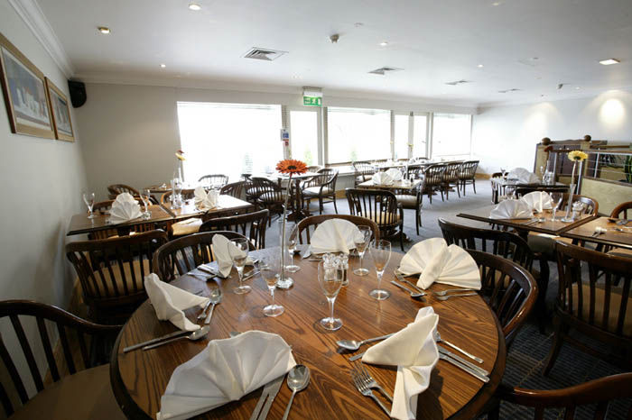 Holiday Inn Leeds-Wakefield M1 Jct40 By Ihg Restaurang bild